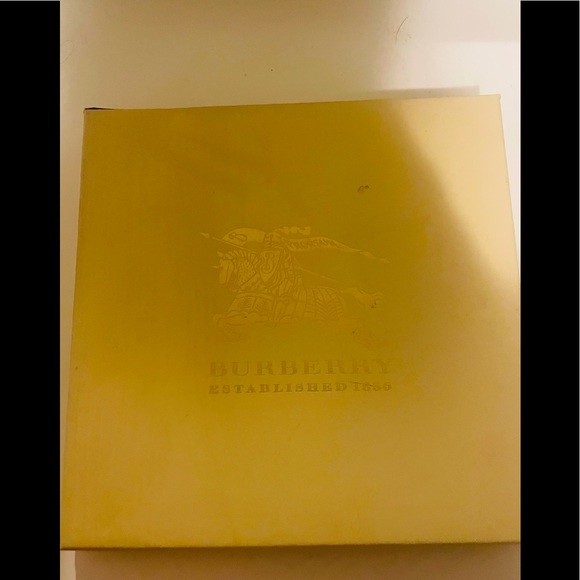 Burberry Pink Cashmere Scarf - Picture 4 of 4